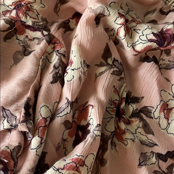 Blush floral off shoulder top - Picture 4 of 4